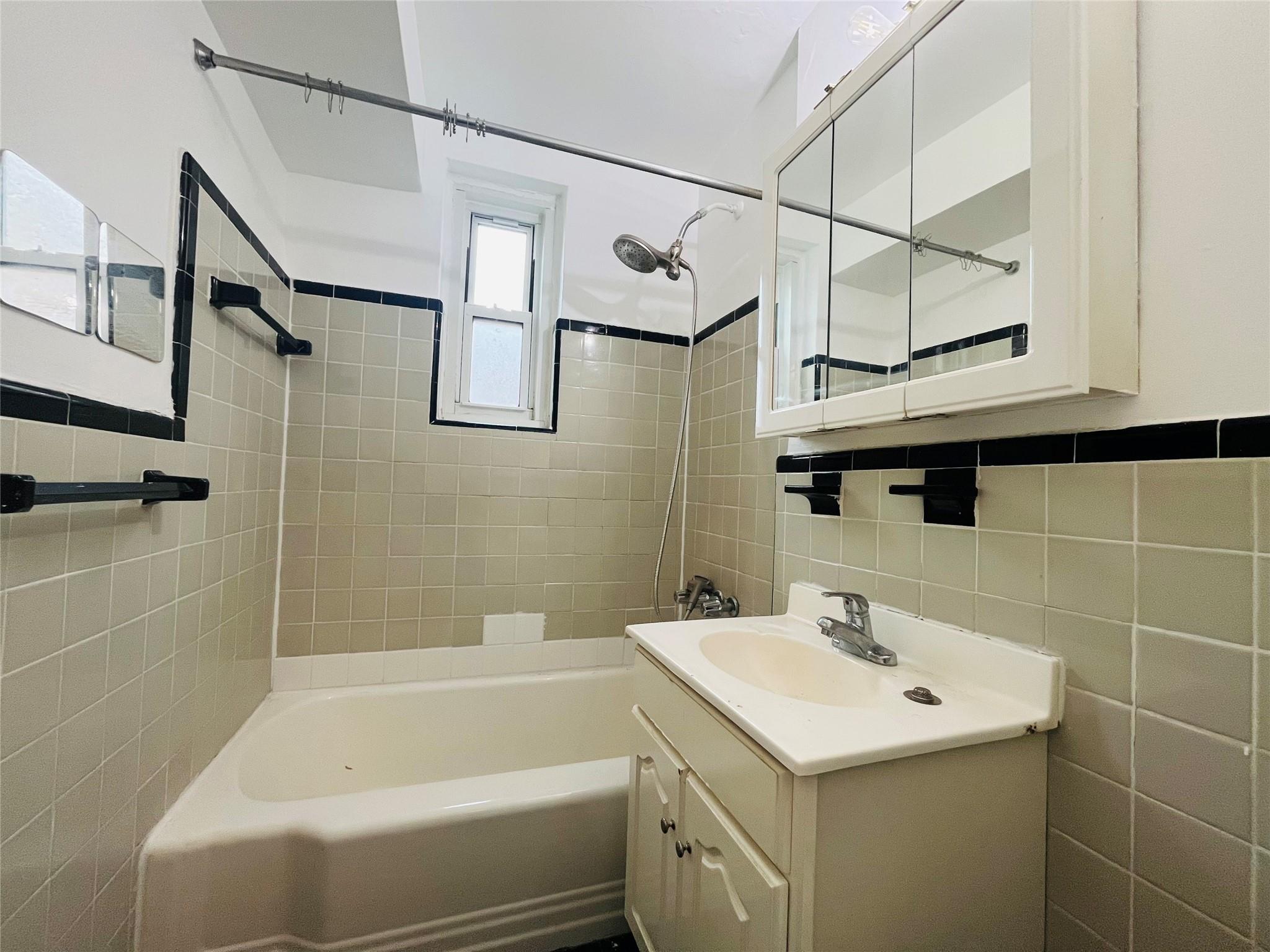 30-11 Parsons Boulevard #6 R, Flushing, New York image 7
