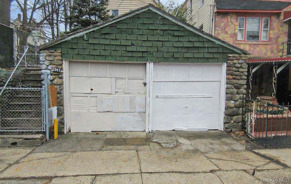 Photo of 3963 Duryea Avenue, Bronx, NY 10466 (MLS # 1019975)