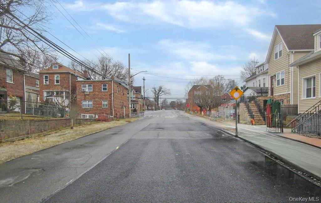 Photo of 3963 Duryea Avenue, Bronx, NY 10466 (MLS # 1019975)