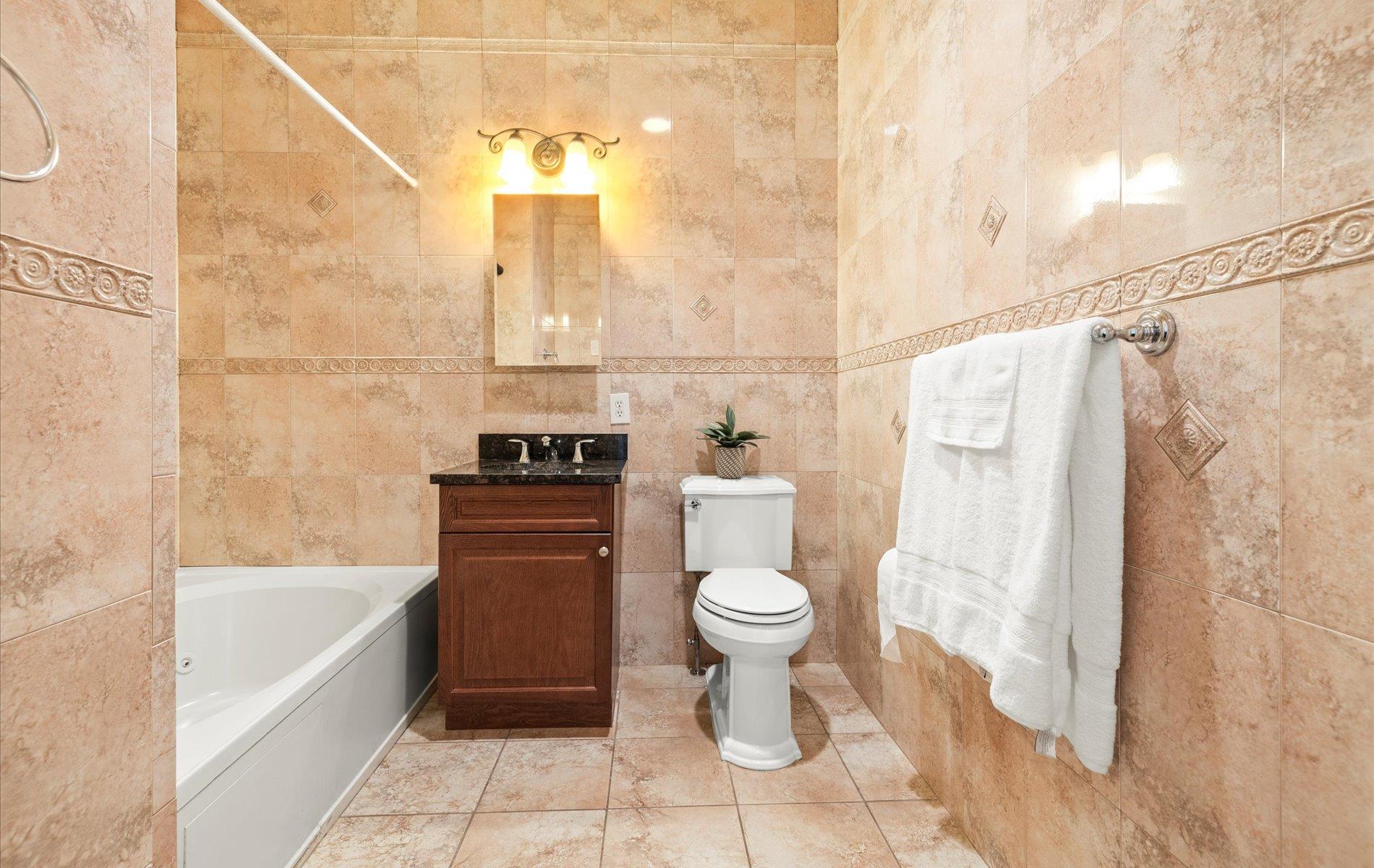 121 N Autumn Drive, Plainview, New York image 19