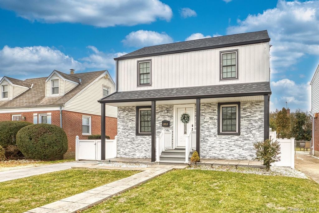 Photo of 383 White Road, Mineola, NY 11501 (MLS # 961140)