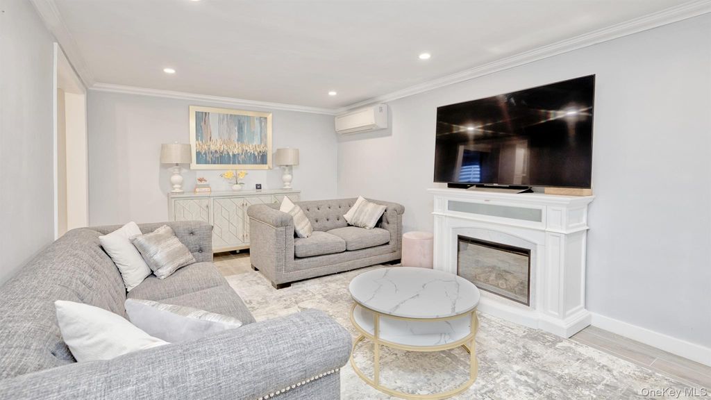 Photo of 383 White Road, Mineola, NY 11501 (MLS # 961140)