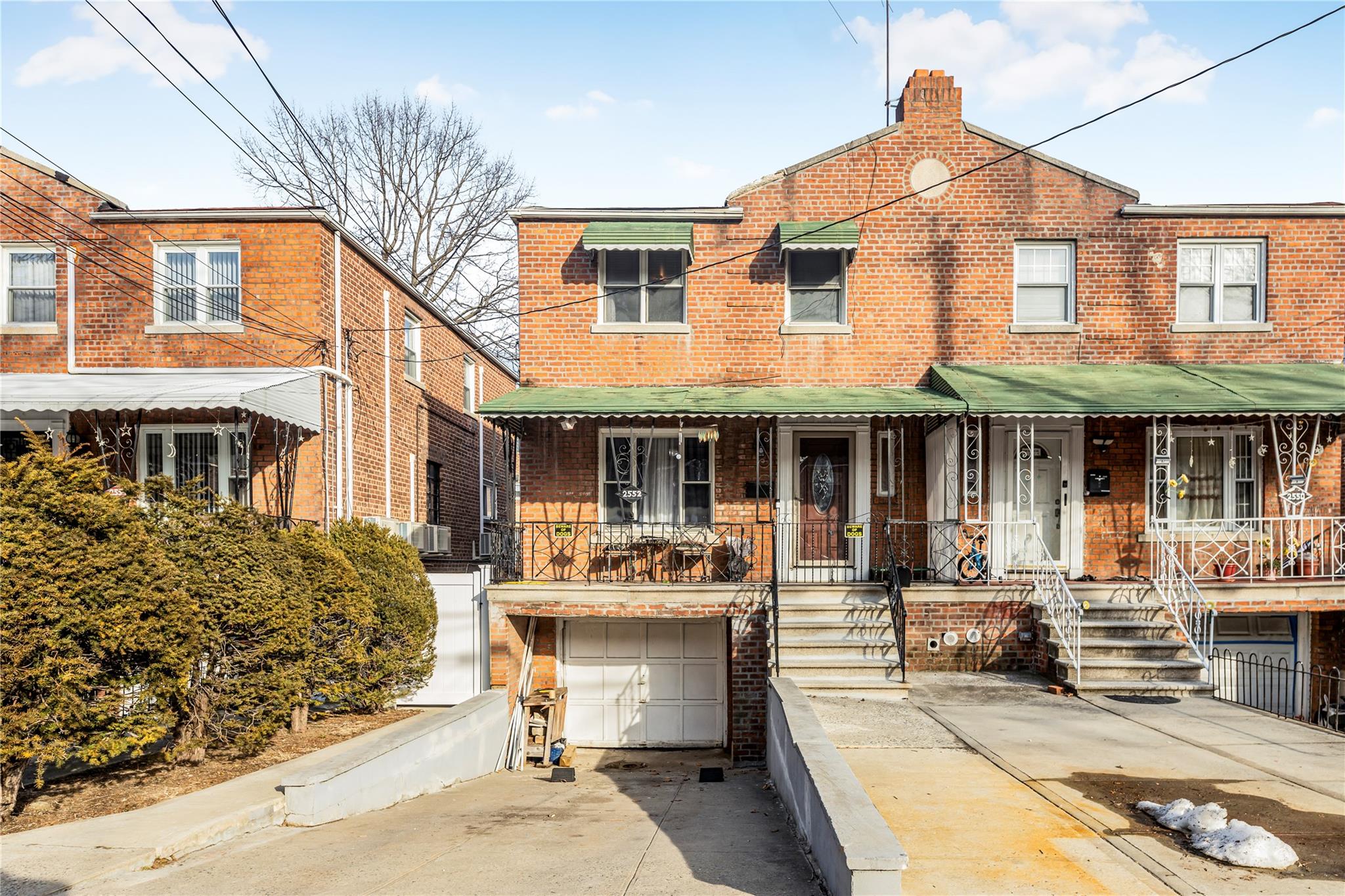 Property for Sale at Fish Avenue, Bronx, New York - Bedrooms: 3 
Bathrooms: 3 
Rooms: 10  - $749,000