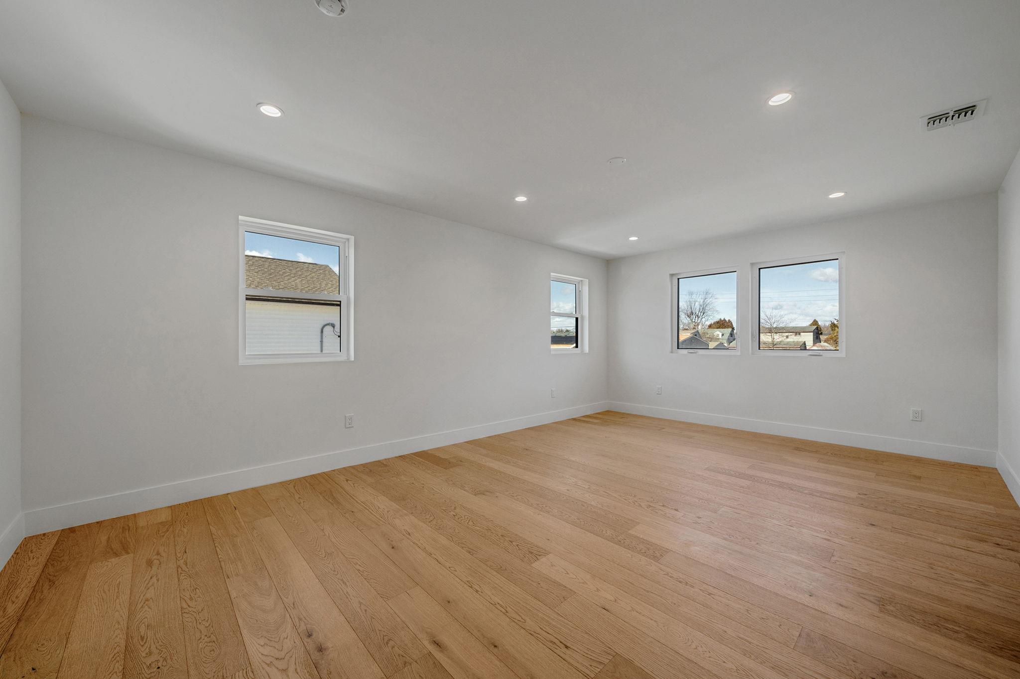 78 Dorothy Street, Bethpage, New York image 30