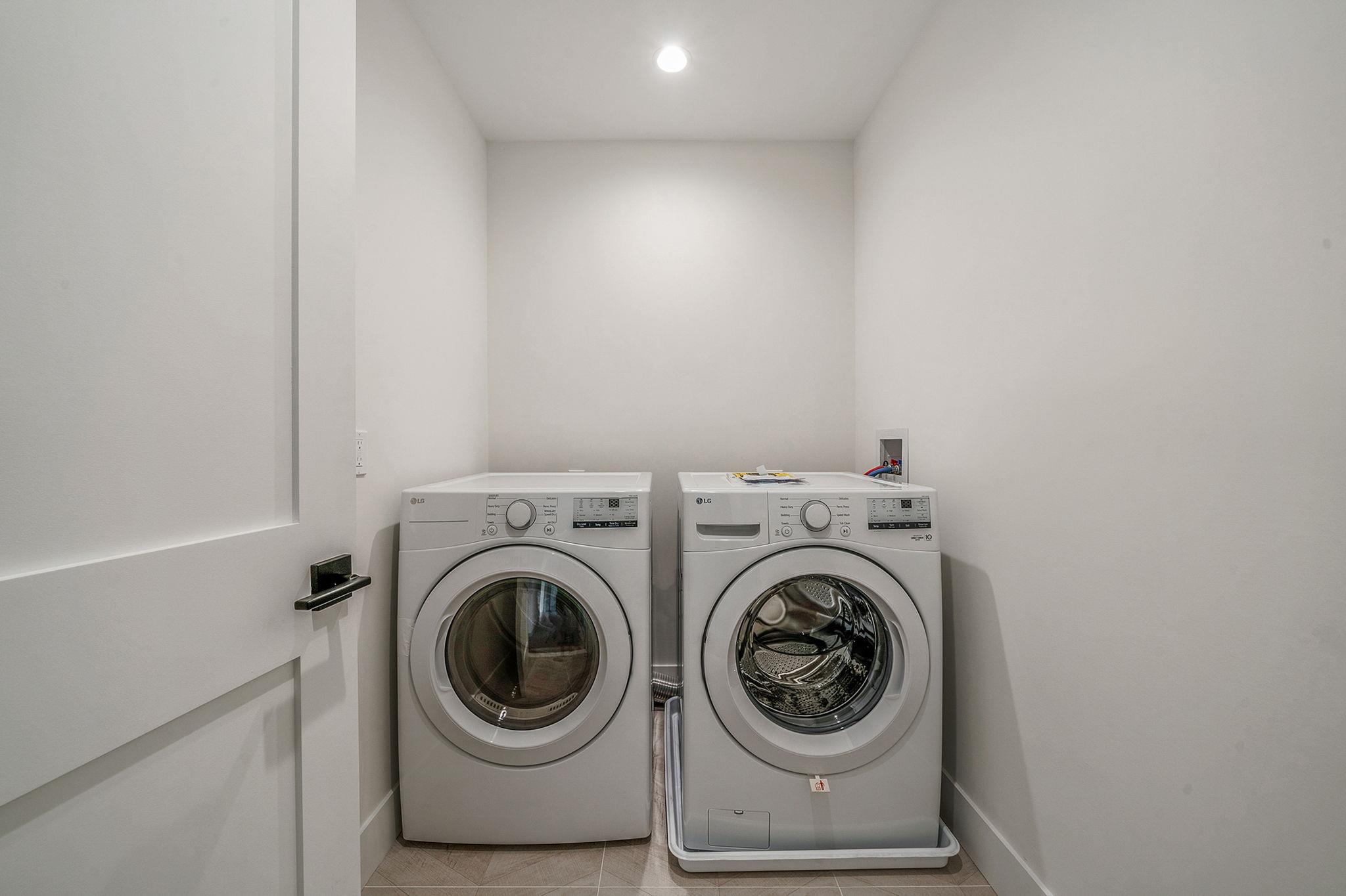 78 Dorothy Street, Bethpage, New York image 28