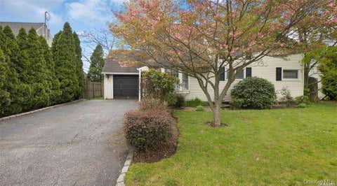 Homes For Rent - 26 Carriage Lane<br/> Nassau County, Levittown, NY 11756