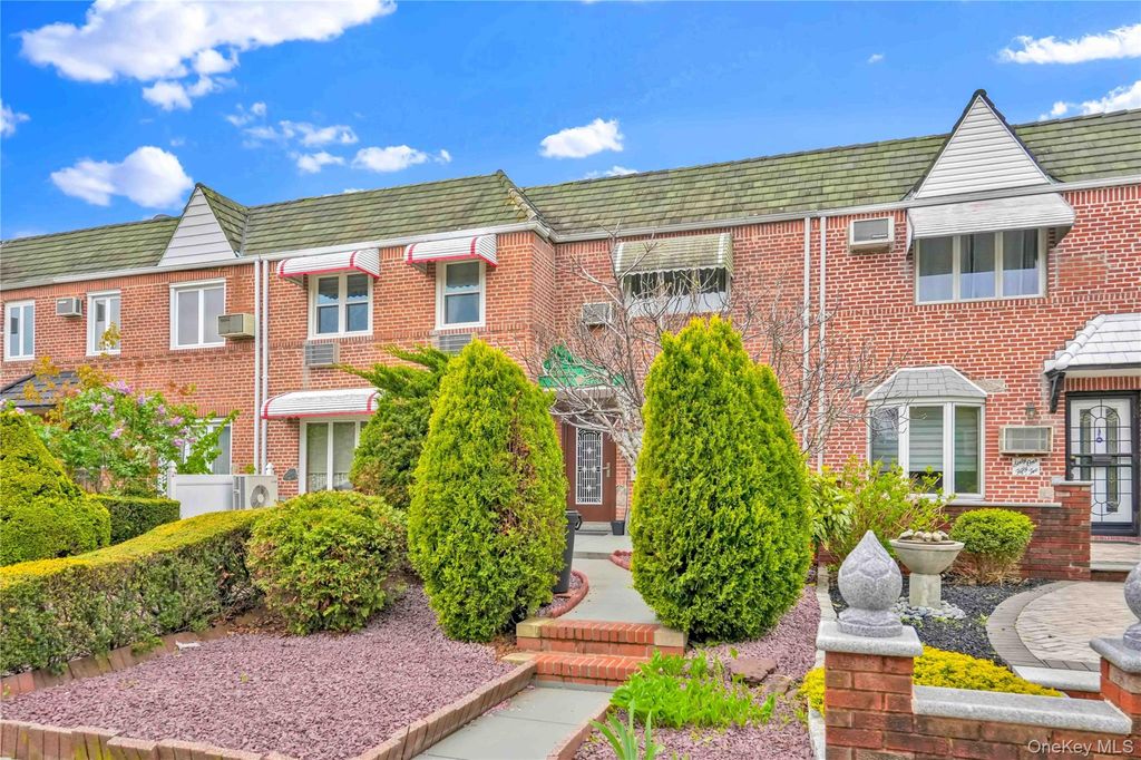 Photo of 6154 77 Place, Middle Village, NY 11379 (MLS # 991943)