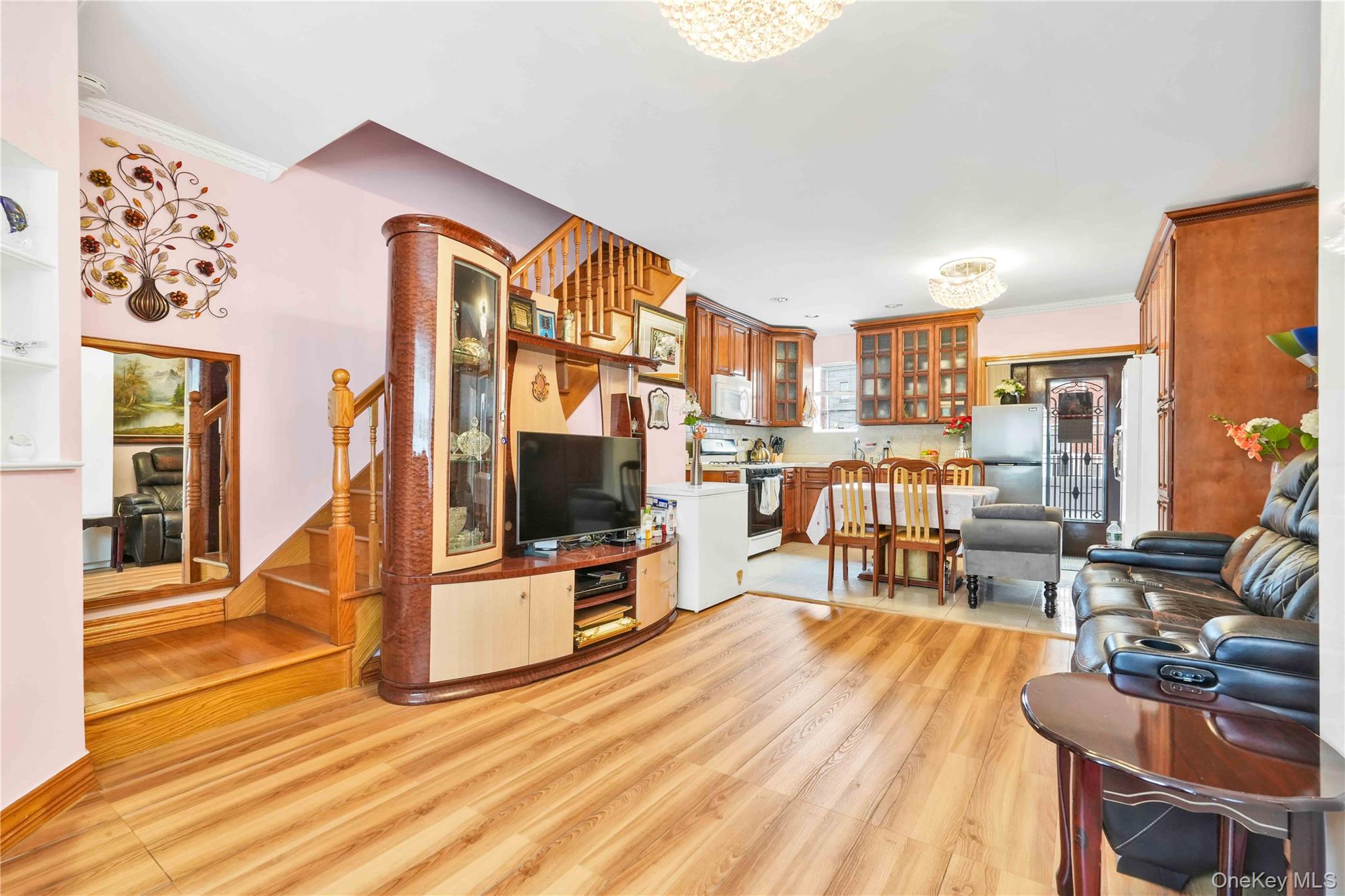 6154 77 Place