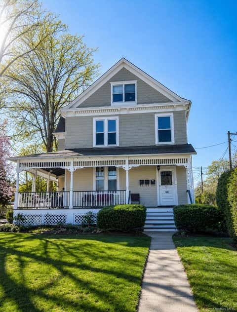 Apartment For Rent - 43 W Neck Road #APT 1<br/> Huntington, NY 11743