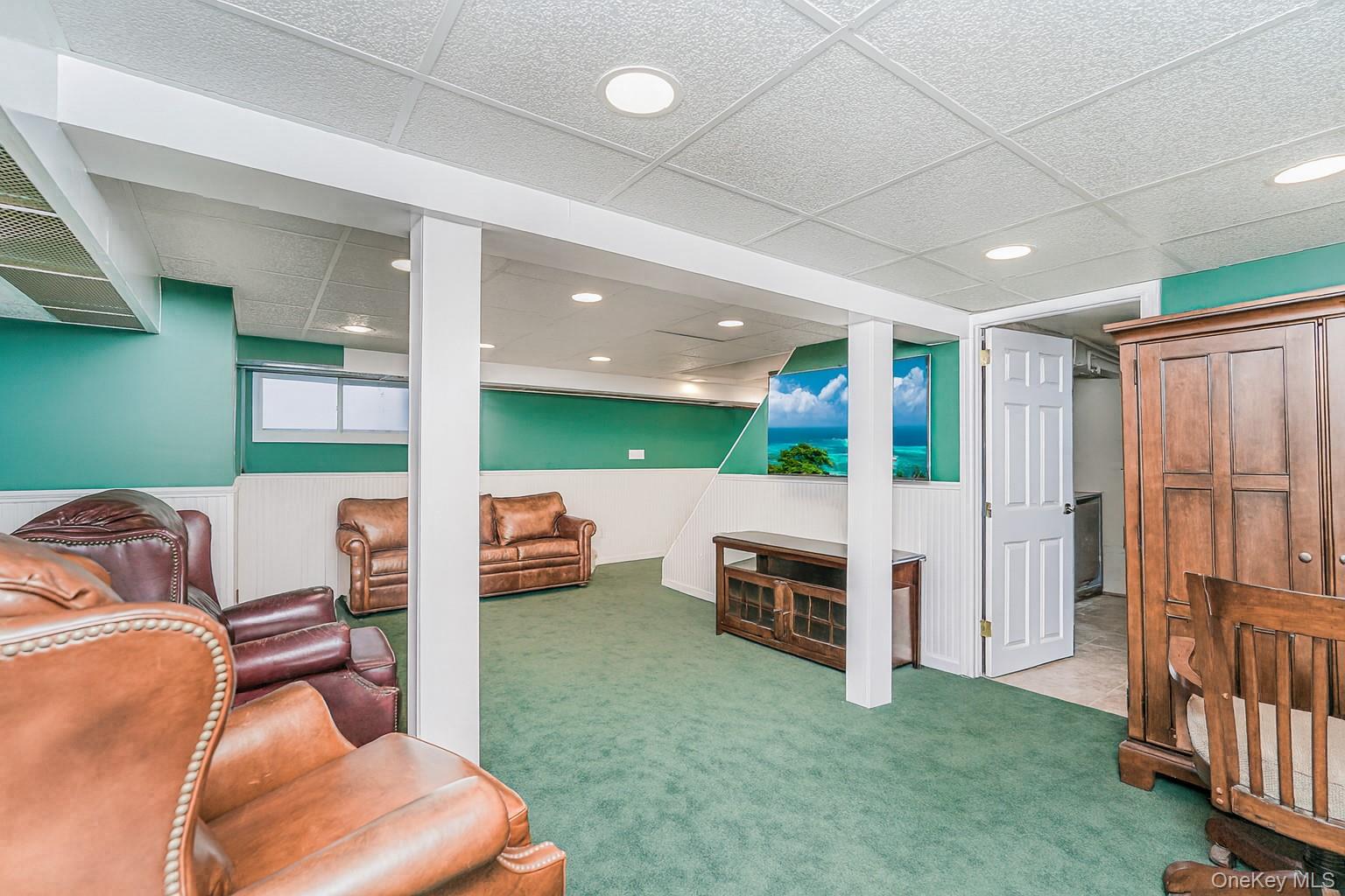 Howard Beach, New York 11414, United States, 5 Bedrooms Bedrooms, ,3 BathroomsBathrooms,Residential,Coming Soon,237500