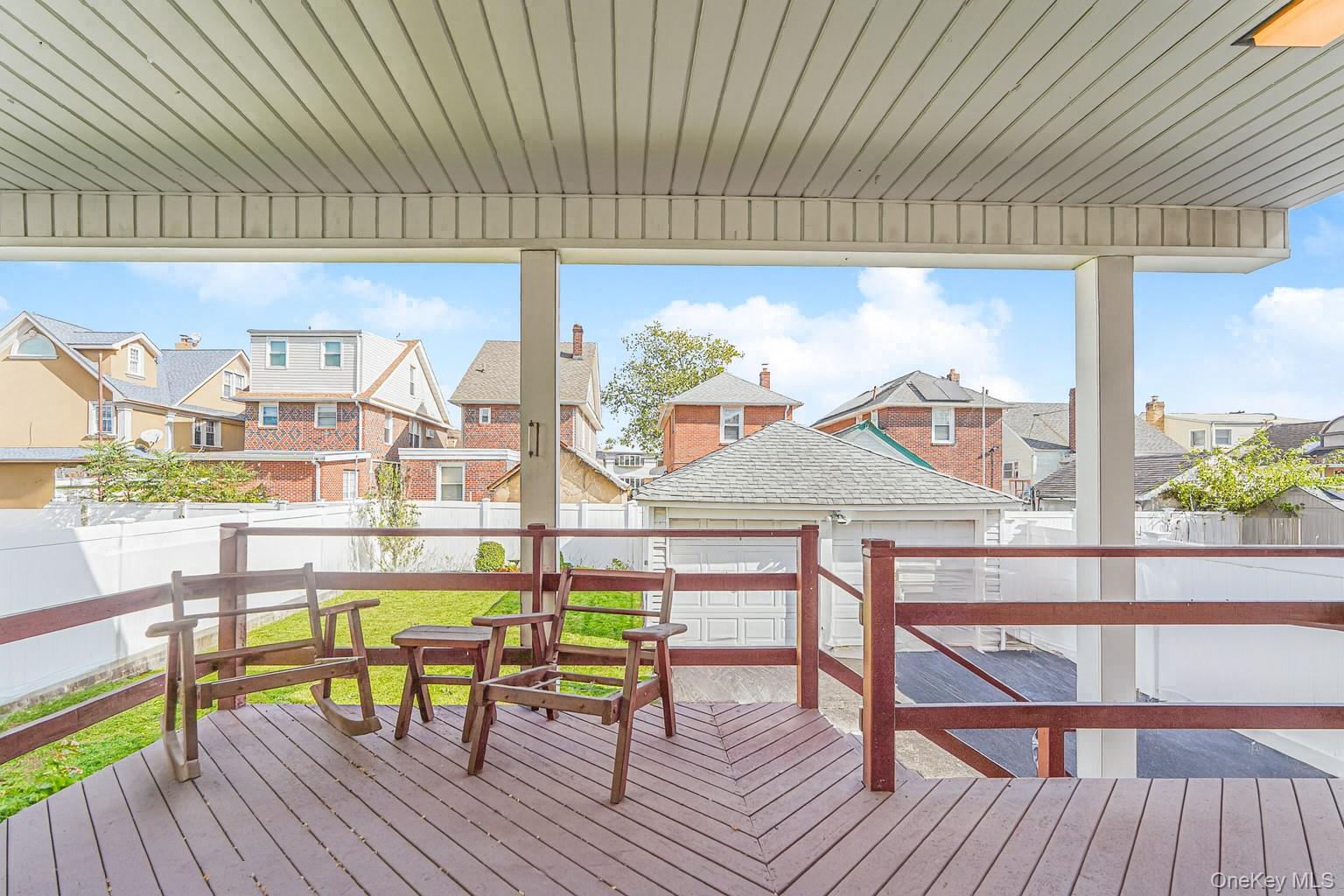 Howard Beach, New York 11414, United States, 5 Bedrooms Bedrooms, ,3 BathroomsBathrooms,Residential,Coming Soon,237500