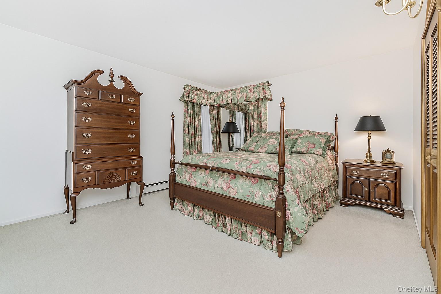 Howard Beach, New York 11414, United States, 5 Bedrooms Bedrooms, ,3 BathroomsBathrooms,Residential,Coming Soon,237500