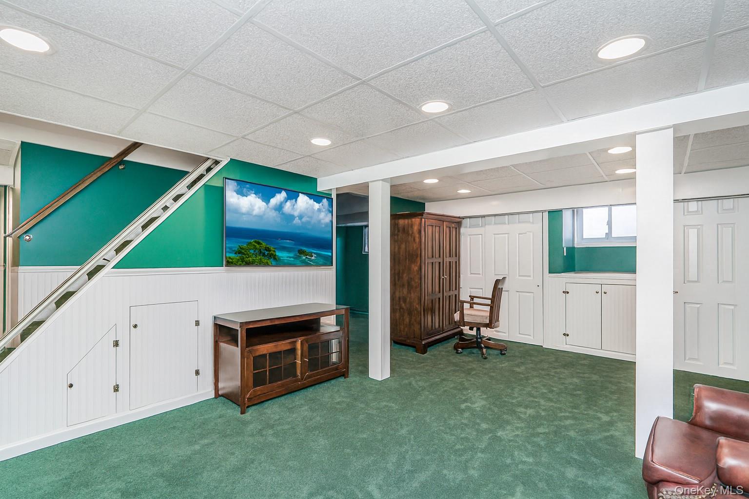 Howard Beach, New York 11414, United States, 5 Bedrooms Bedrooms, ,3 BathroomsBathrooms,Residential,Coming Soon,237500