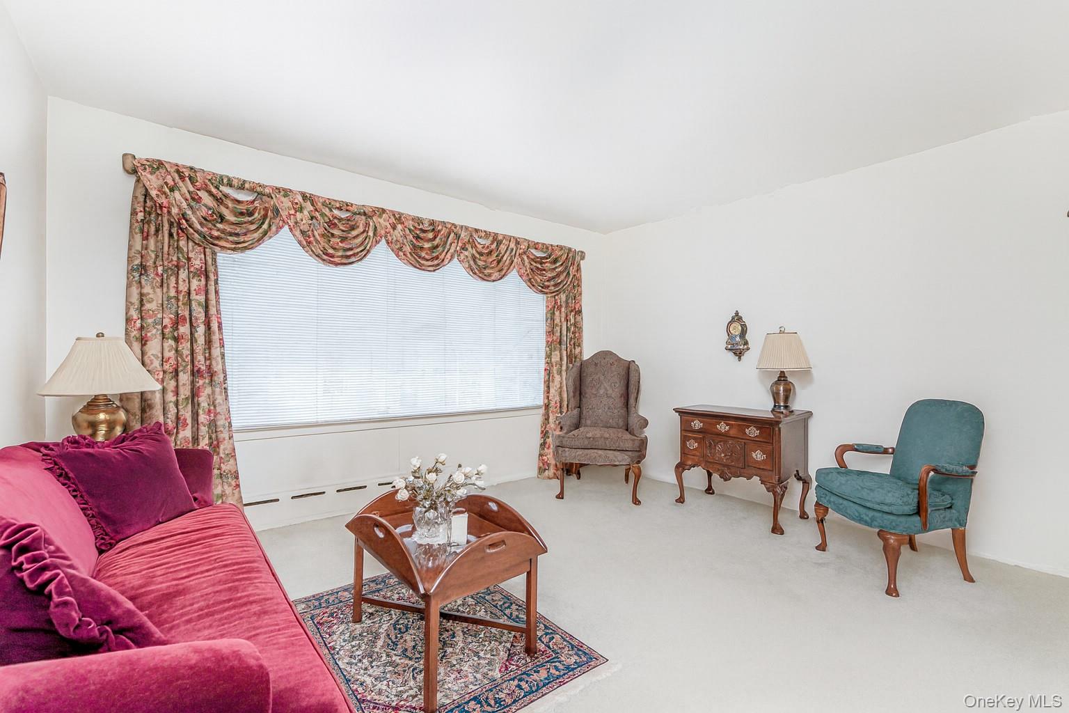 Howard Beach, New York 11414, United States, 5 Bedrooms Bedrooms, ,3 BathroomsBathrooms,Residential,Coming Soon,237500