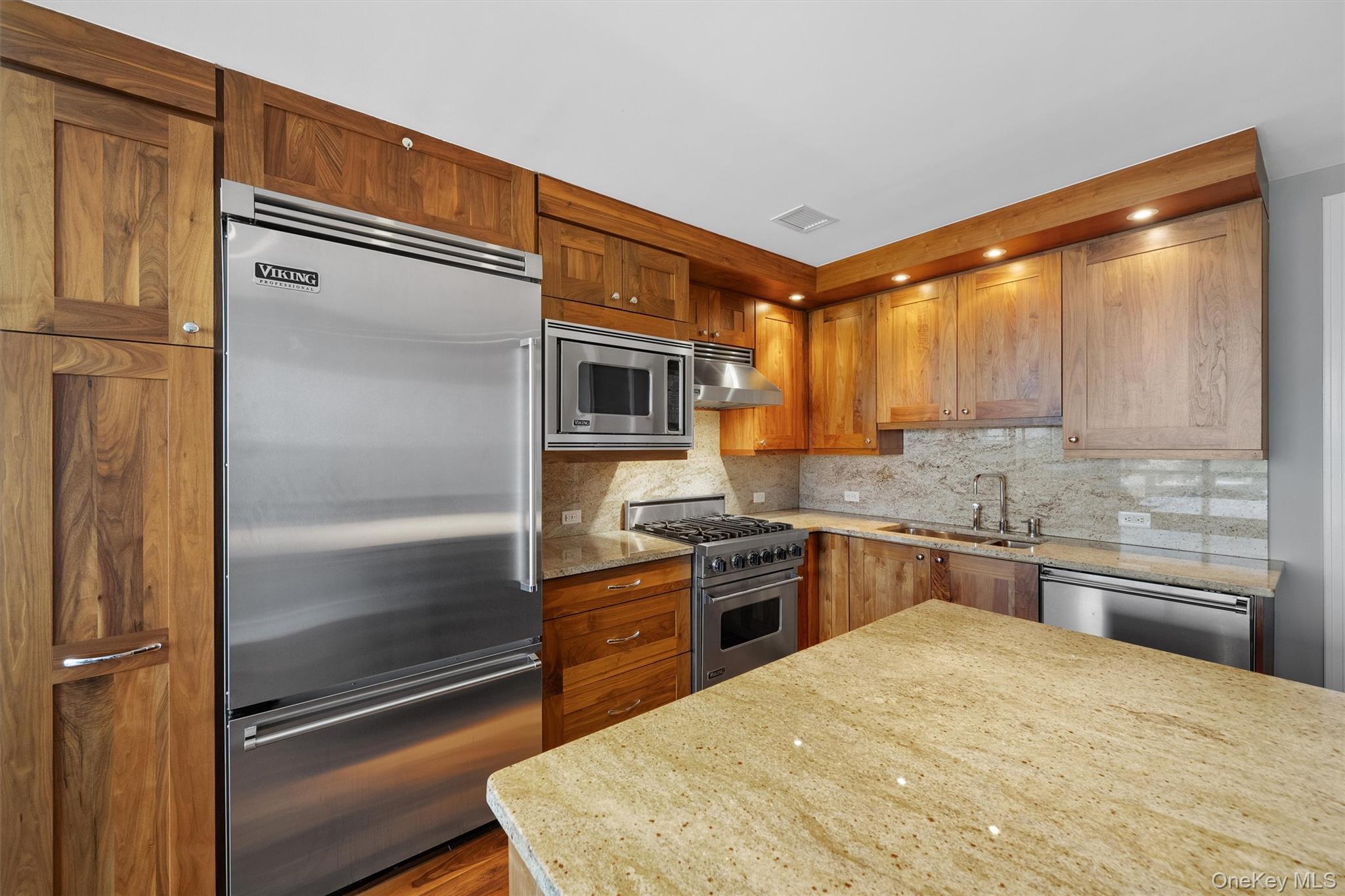 5 Renaissance Square 23B