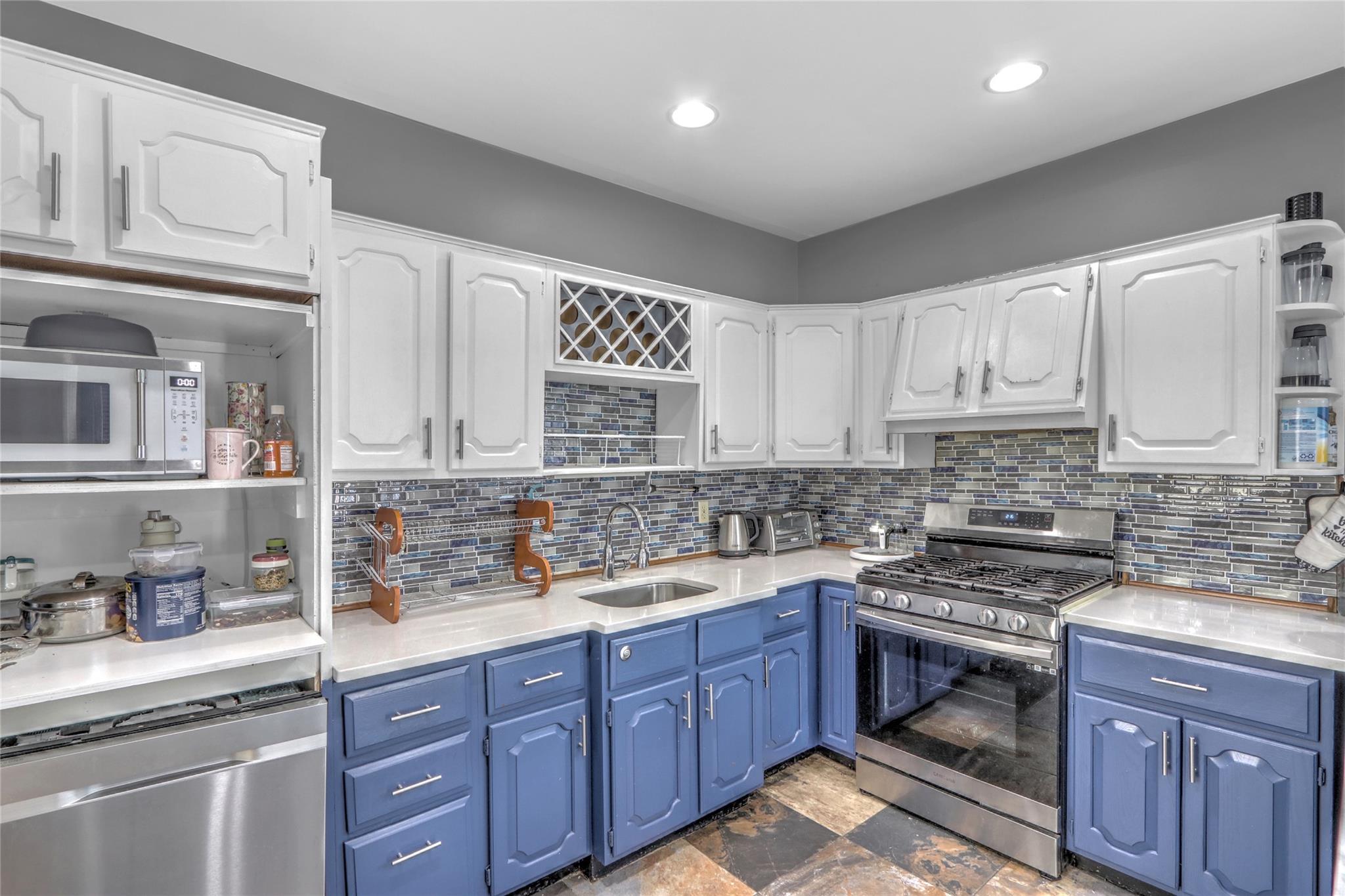 2 Arch Avenue, Farmingdale, New York image 12