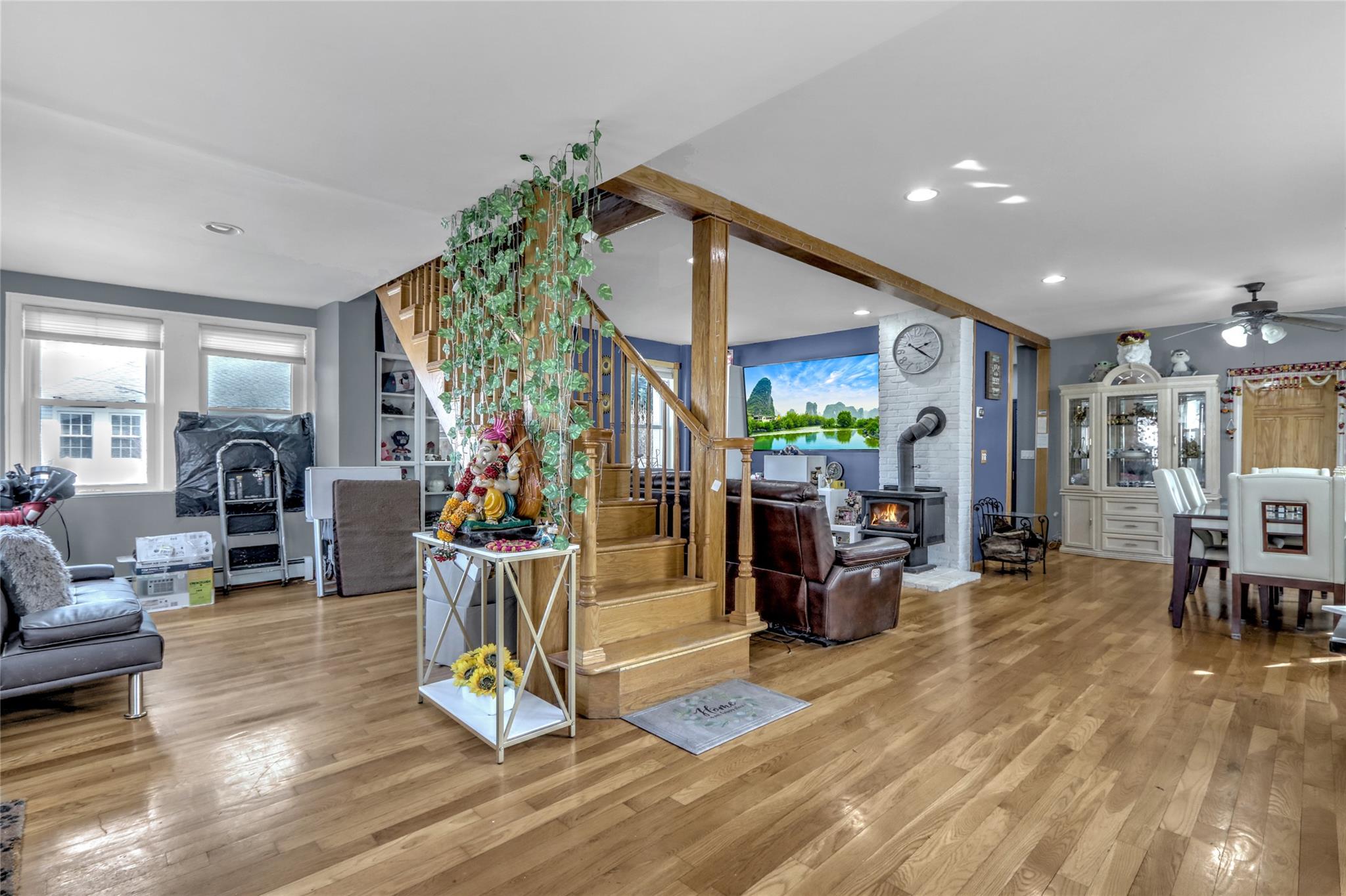 2 Arch Avenue, Farmingdale, New York image 5
