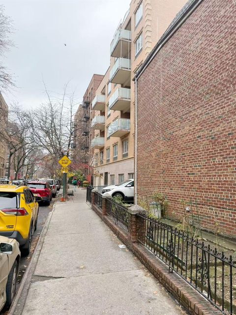 Photo of 8510 Elmhurst Avenue #1C, Elmhurst, NY 11373 (MLS # 940049)
