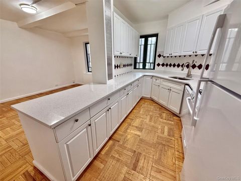 Condo For Sale - 1735 Purdy Street #5H<br/> Bronx, NY 10462