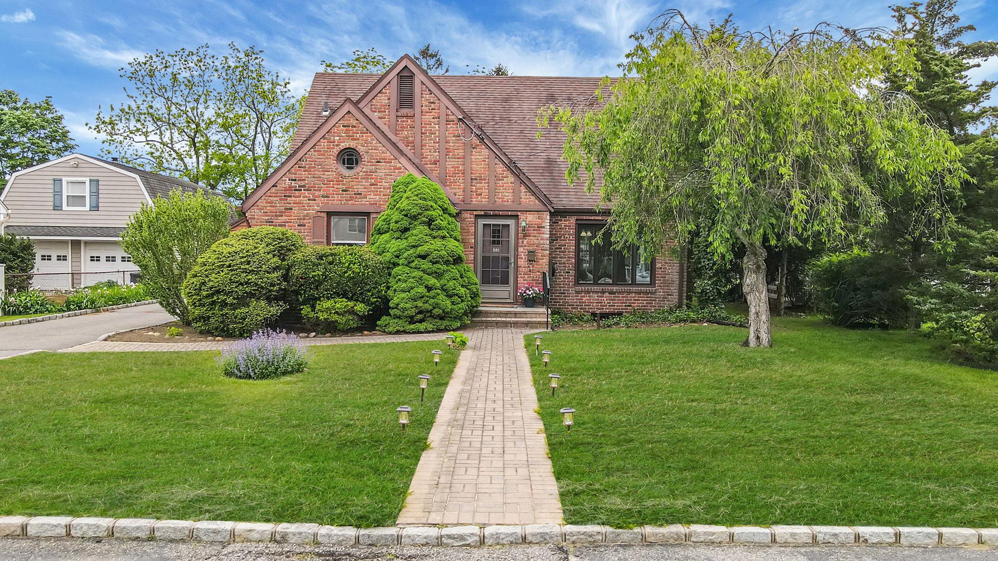 280 Kensington Avenue, Bayport, New York image 3