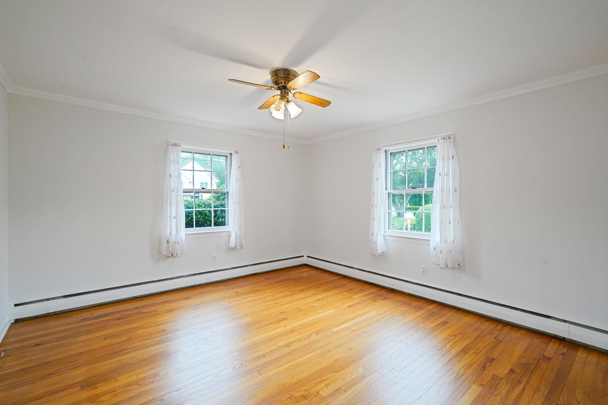 280 Kensington Avenue, Bayport, New York image 17