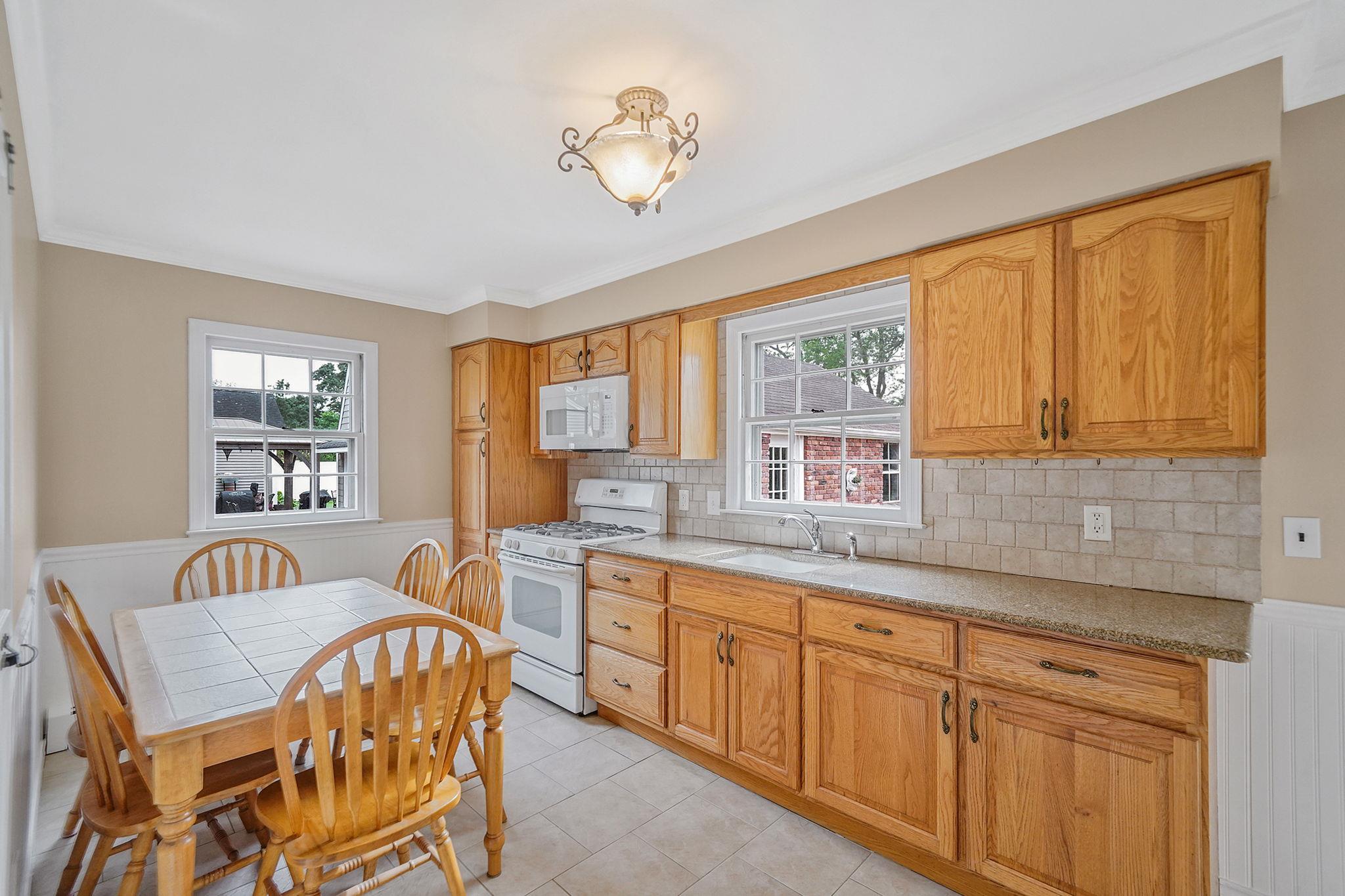 280 Kensington Avenue, Bayport, New York image 12