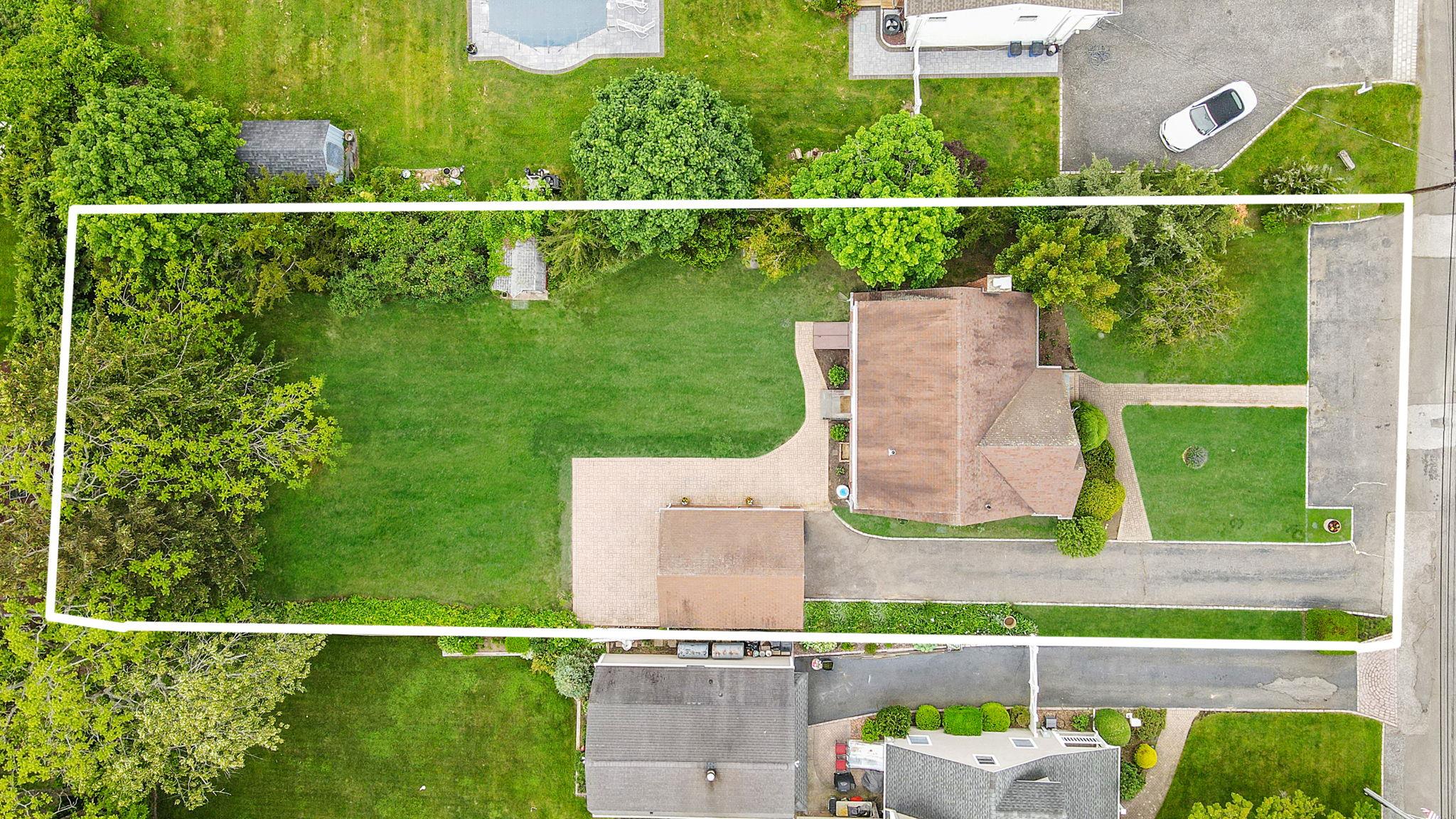 280 Kensington Avenue, Bayport, New York image 38