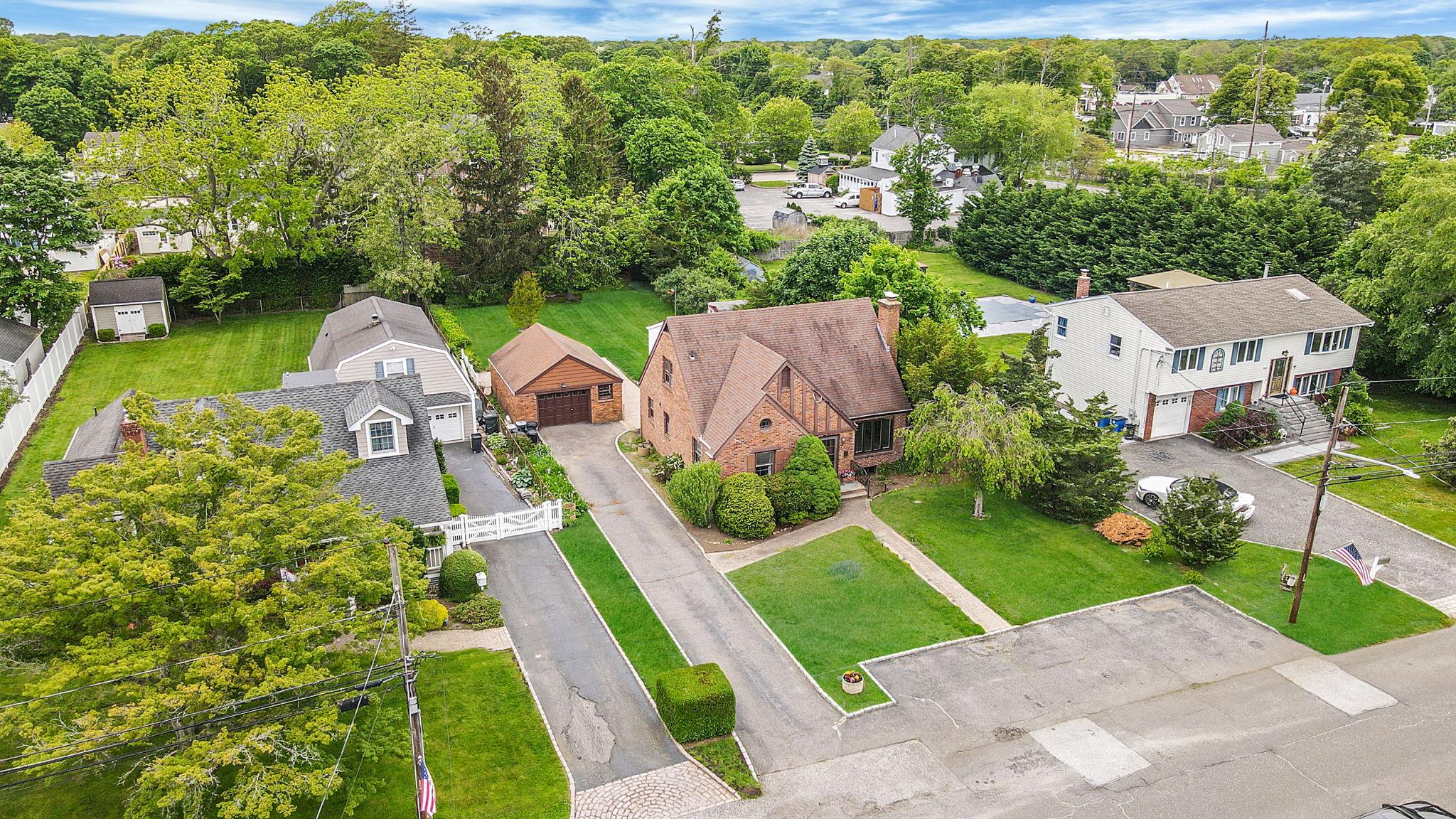 280 Kensington Avenue, Bayport, New York image 35