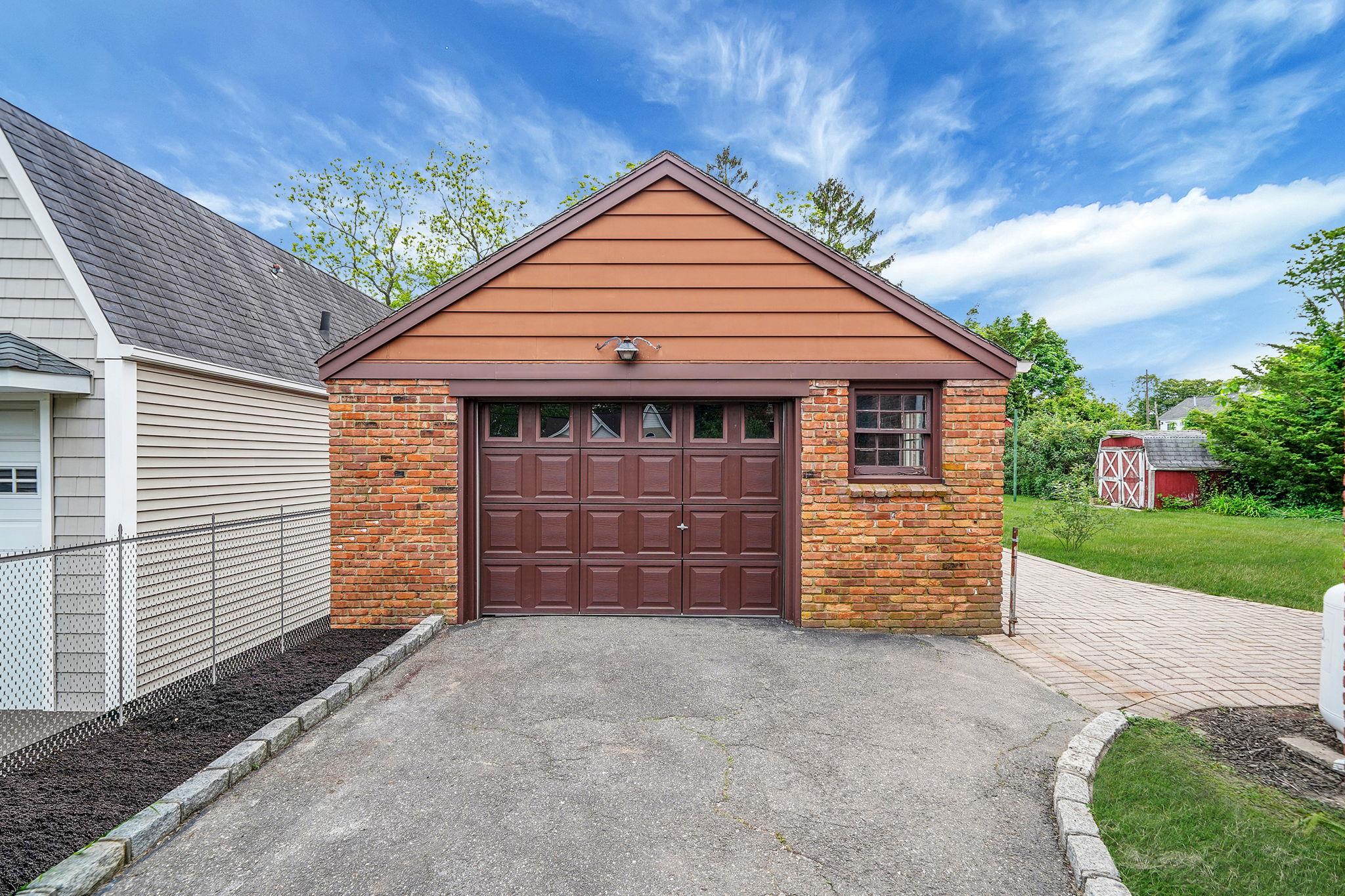 280 Kensington Avenue, Bayport, New York image 4