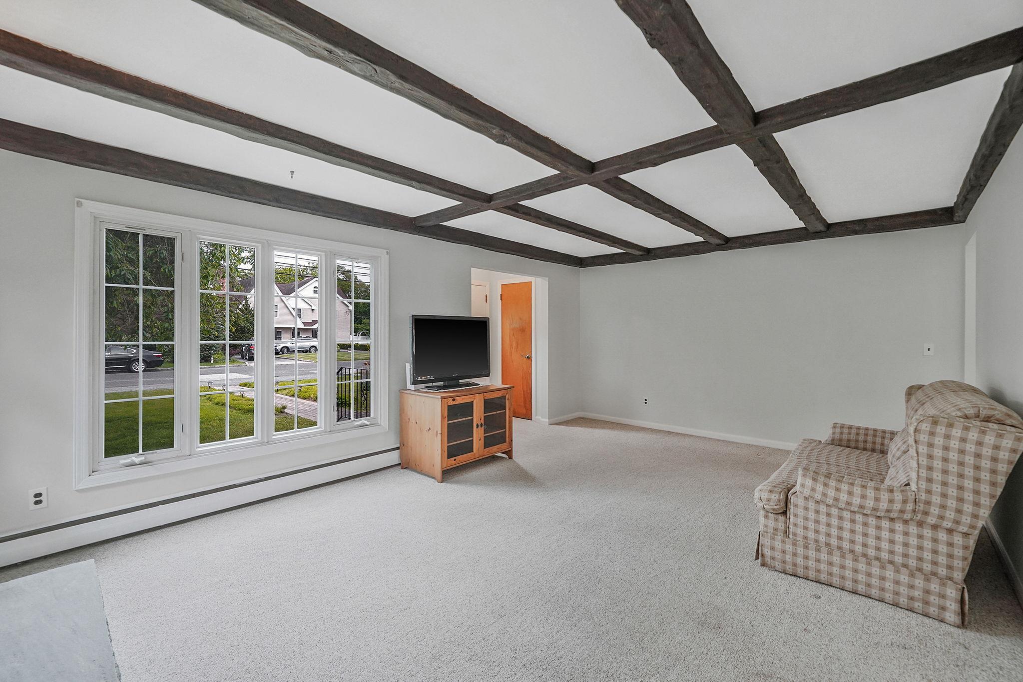 280 Kensington Avenue, Bayport, New York image 8