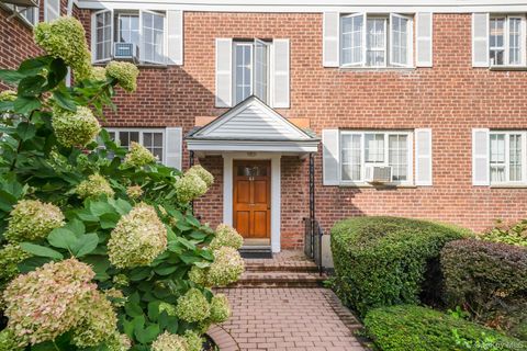 Photo of 44 Nathan Hale Drive #58A, Huntington, NY 11743 (MLS # 913048)