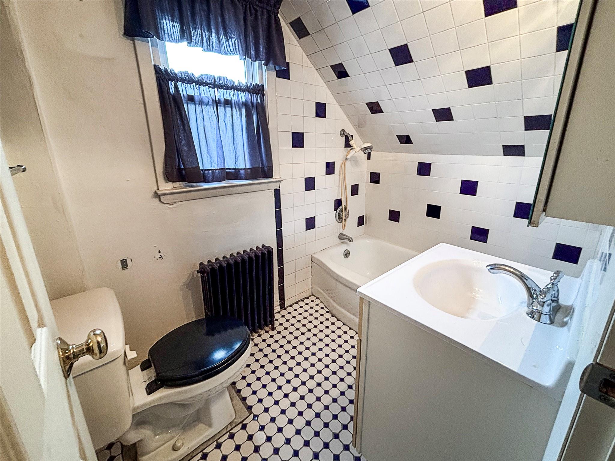 377 Manhattan Avenue, Massapequa Park, New York image 15