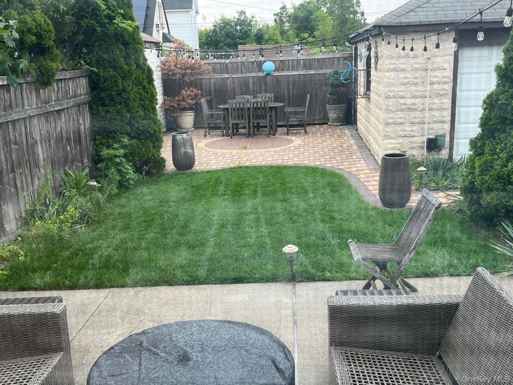 Photo of 131-07 Van Wyck Expressway, Jamaica, NY 11436 (MLS # 965571)