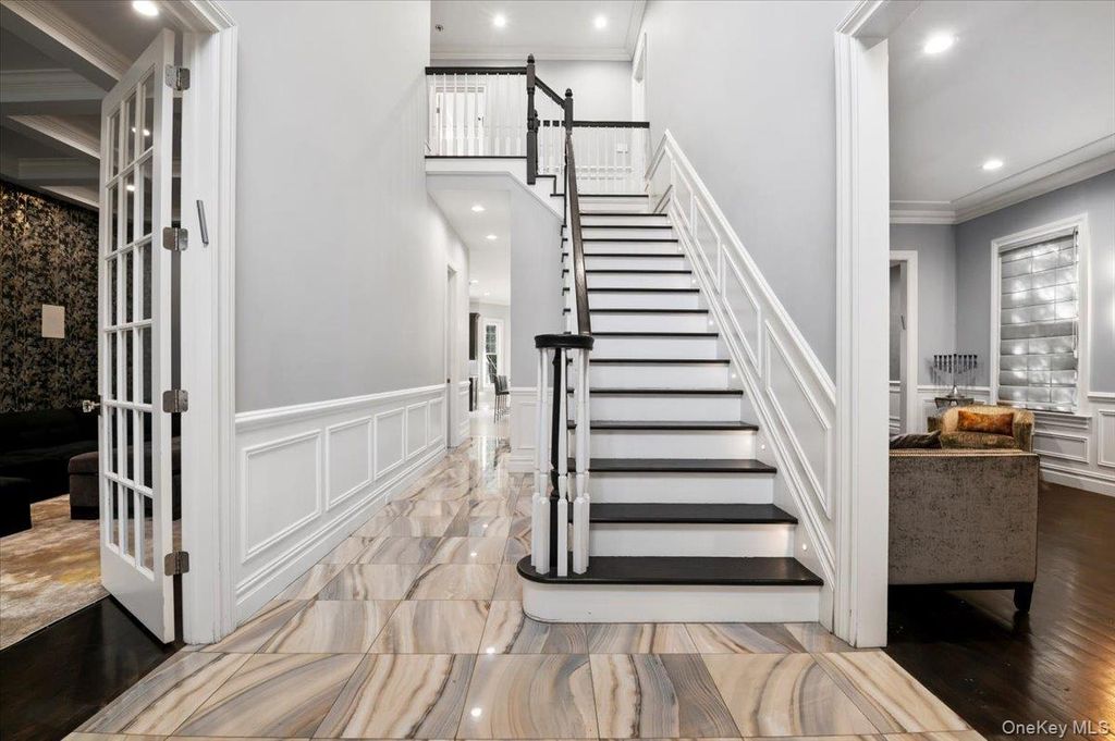 Photo of 335 Summit Avenue, Cedarhurst, NY 11516 (MLS # 930409)