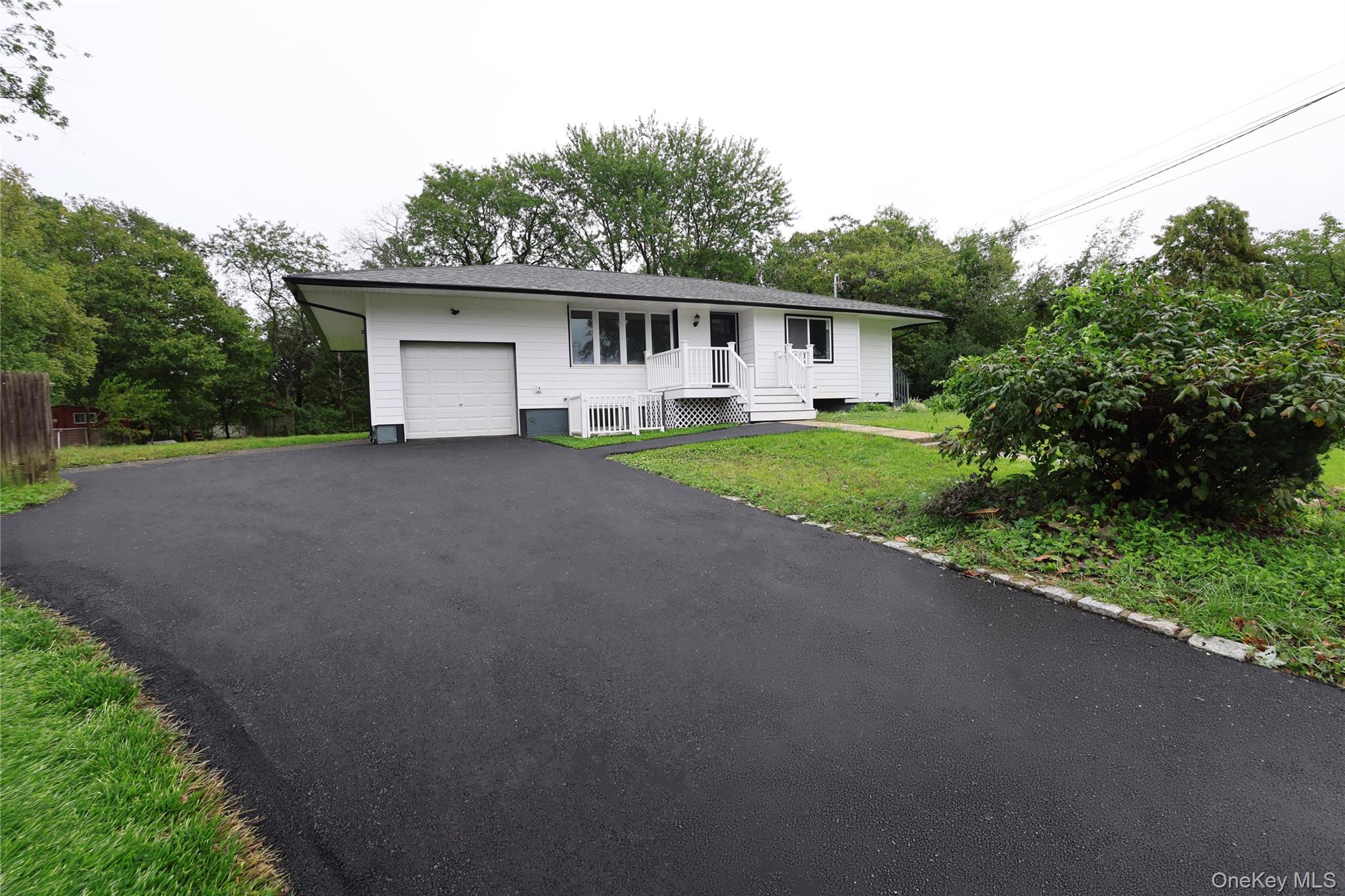 1537 Agate Street - Photo 3