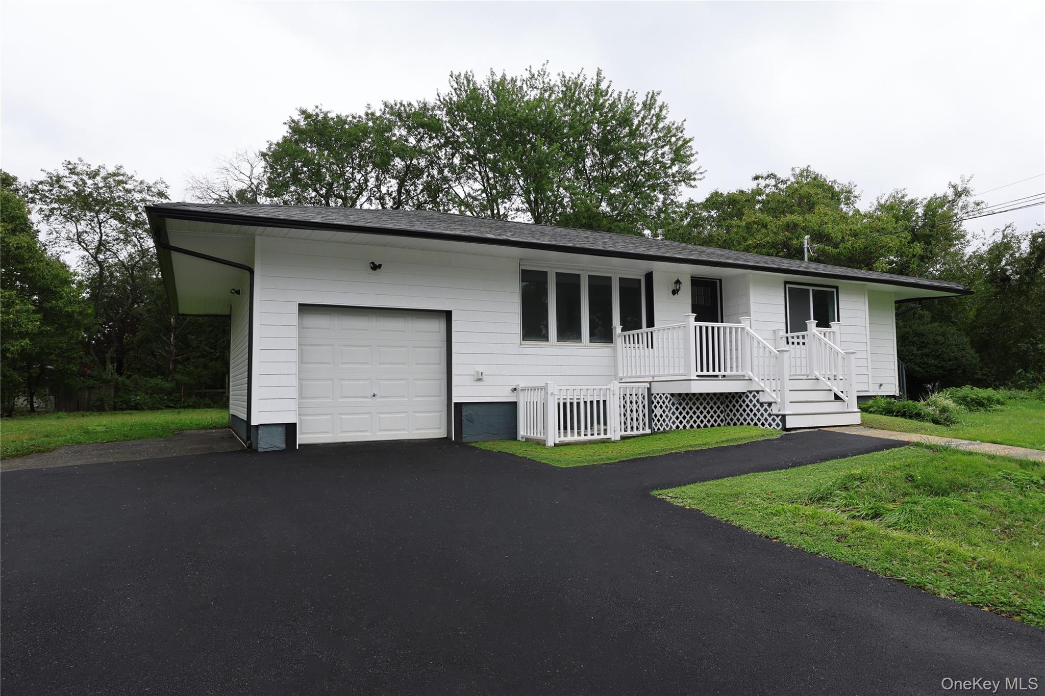 1537 Agate Street - Photo 2