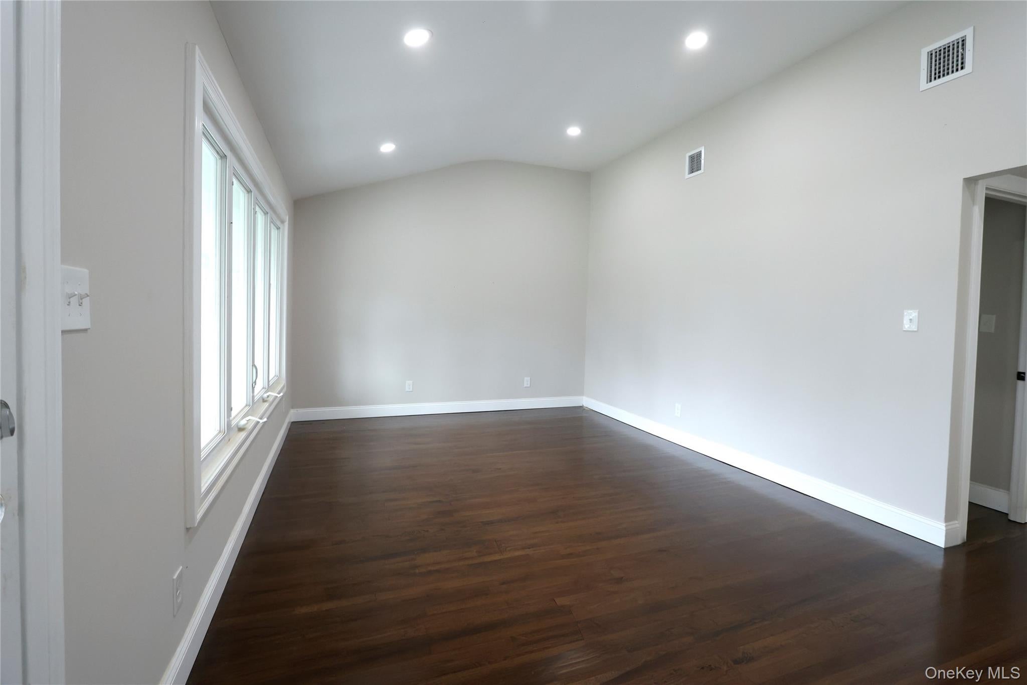 1537 Agate Street - Photo 4