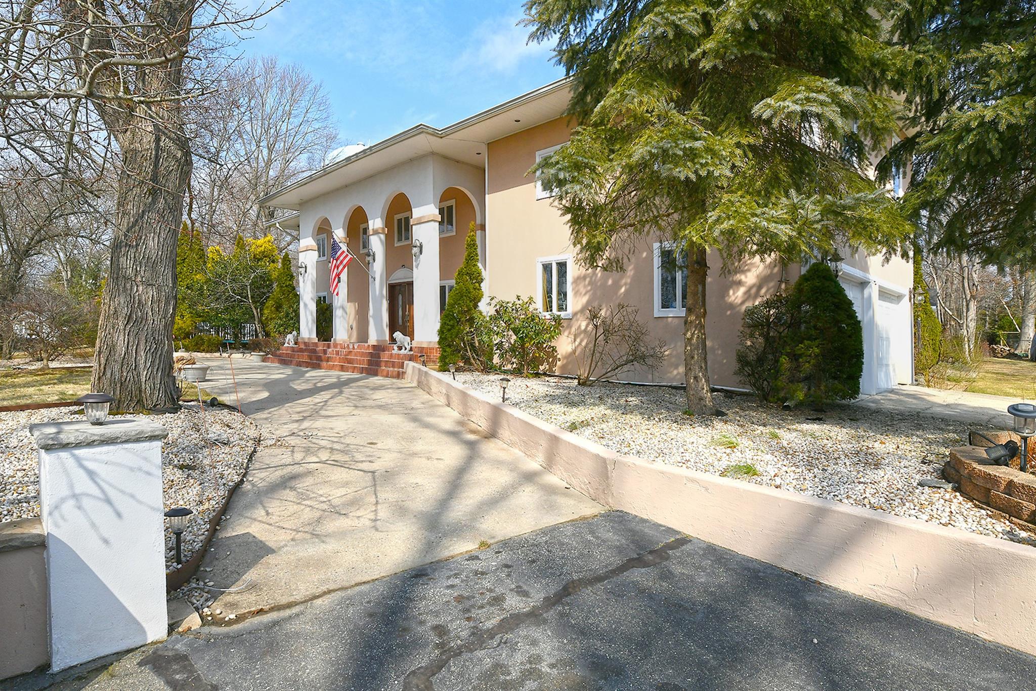 369 Vanderbilt Parkway, Dix Hills, New York image 35