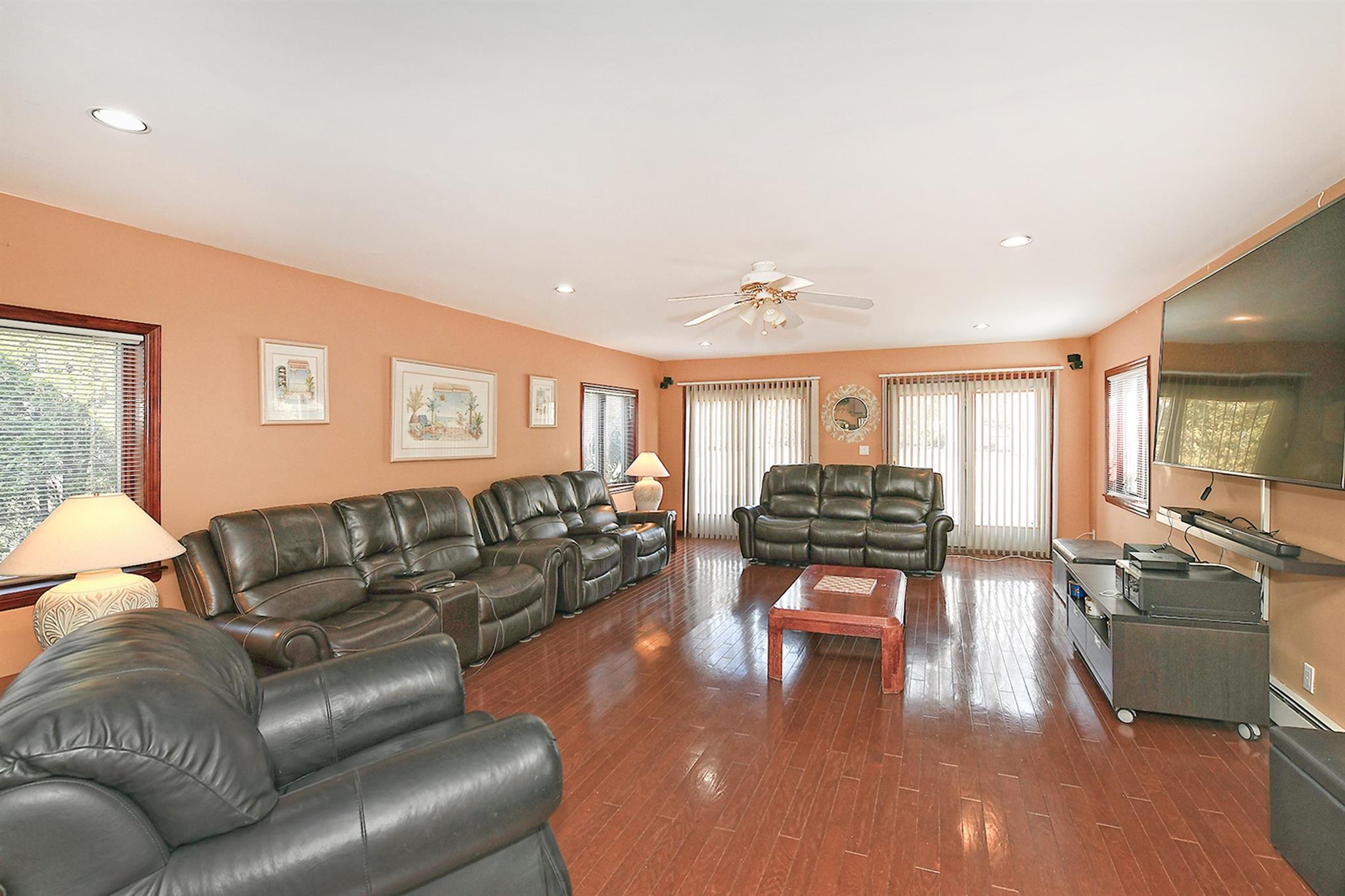 369 Vanderbilt Parkway, Dix Hills, New York image 14