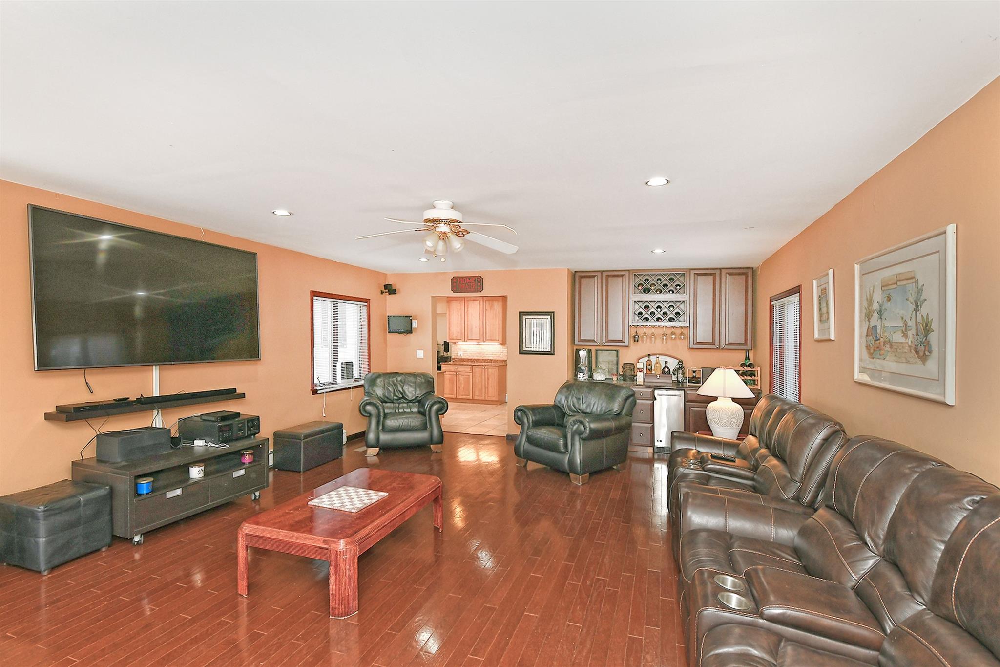 369 Vanderbilt Parkway, Dix Hills, New York image 16
