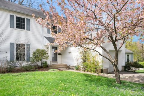 Photo of 34 Jackson Road, Briarcliff Manor, NY 10510 (MLS # 989282)