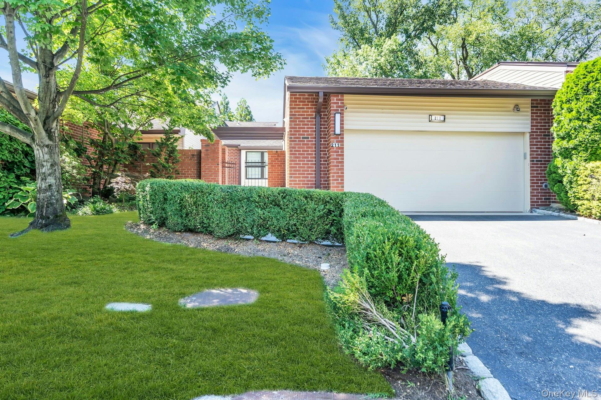 211 Hornbill Drive