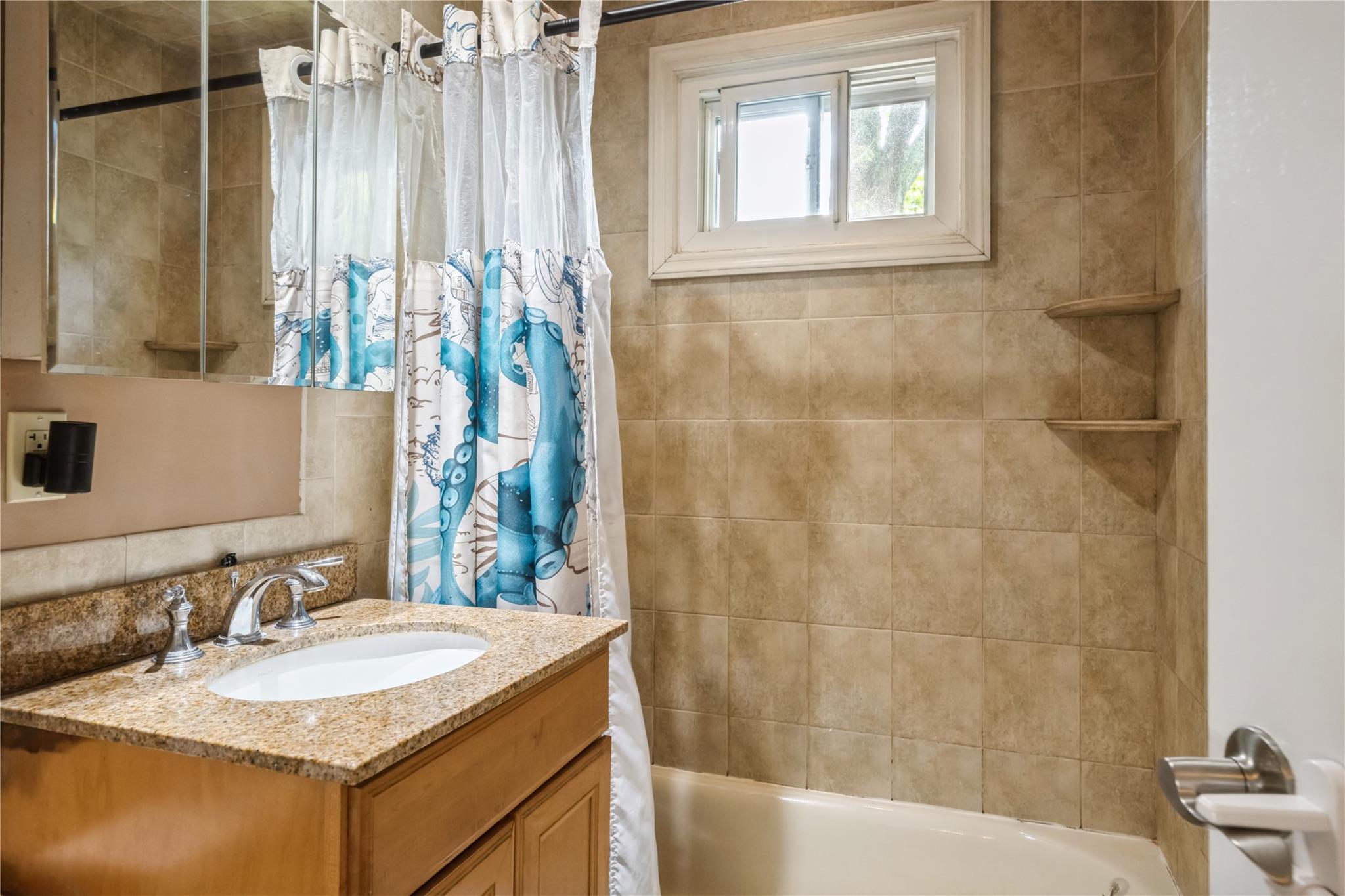 1102 Brookdale Avenue, Bay Shore, New York image 11