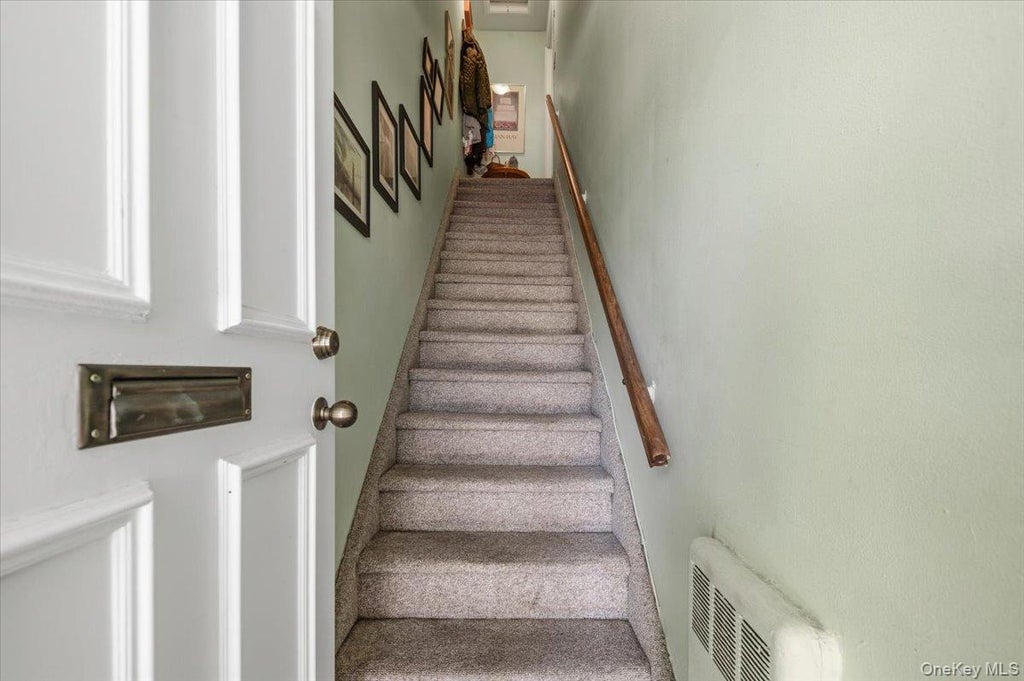 Photo of 74 Edwards Street #2B, Roslyn Heights, NY 11577 (MLS # 1030306)