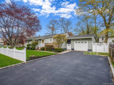 Homes For Sale - 19 Cypress Lane<br/> Shirley, NY 11967