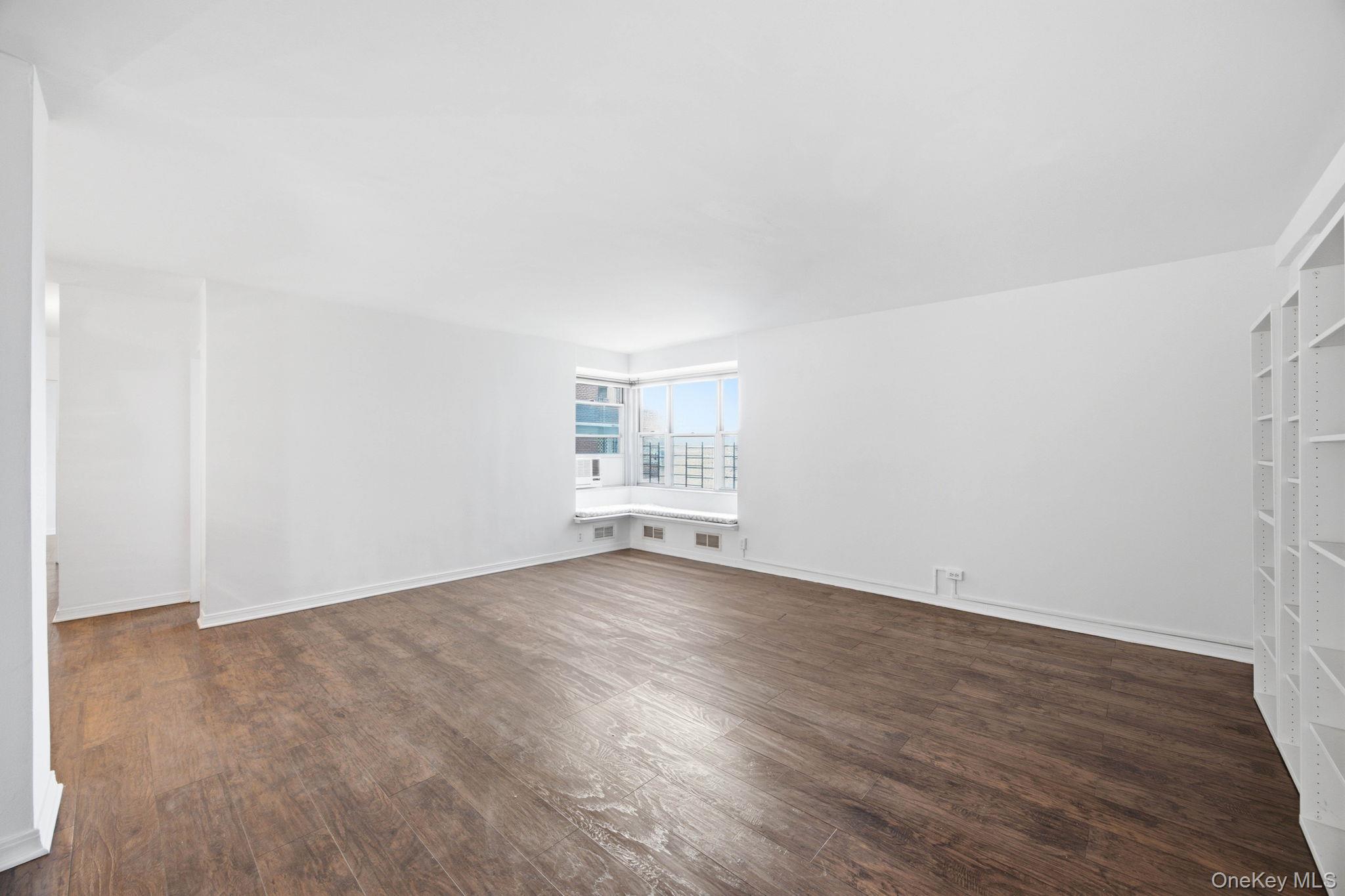 575 Grand Street E1505