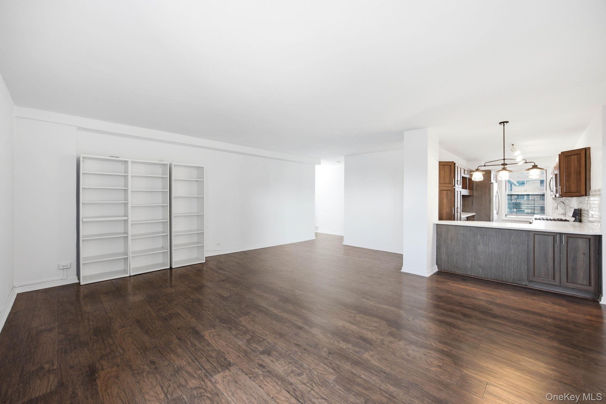 575 Grand Street E1505