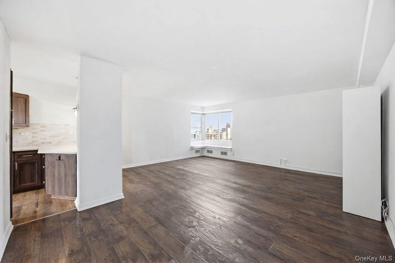575 Grand Street E1505
