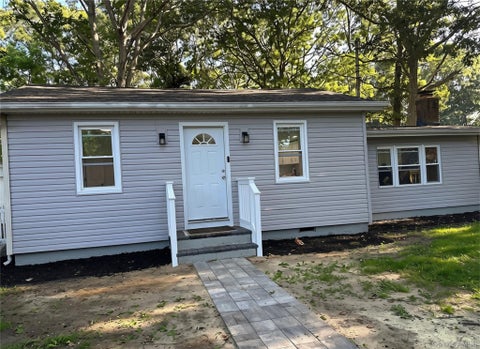 Homes For Sale - 10 Barclay Road<br/> Mastic Beach, NY 11951