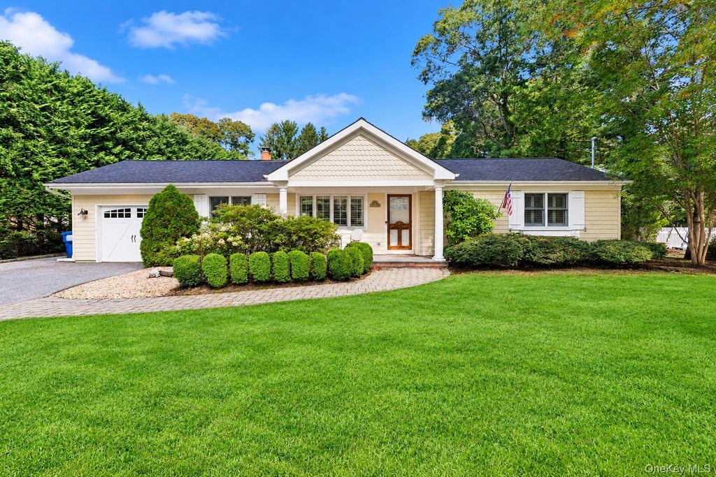 Photo of 12 Birchwood Lane, East Quogue, NY 11942 (MLS # 1061147)